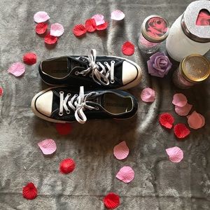 Black & White Converse